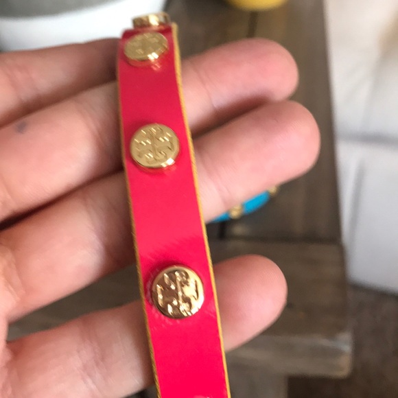 2 Tory Burch leather wrist wraps one pink 1 Bl new - Picture 3 of 12
